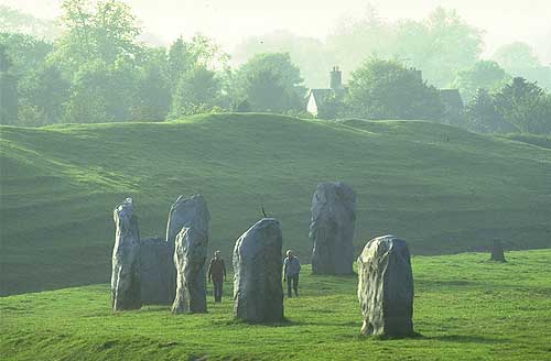 avebury5.jpg (24678 bytes)